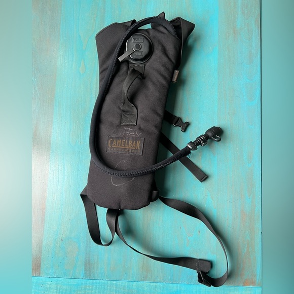 Camelbak Maximum Gear Condura Thermobak 2L 70 oz Insulated Hydration Pack - Picture 2 of 8